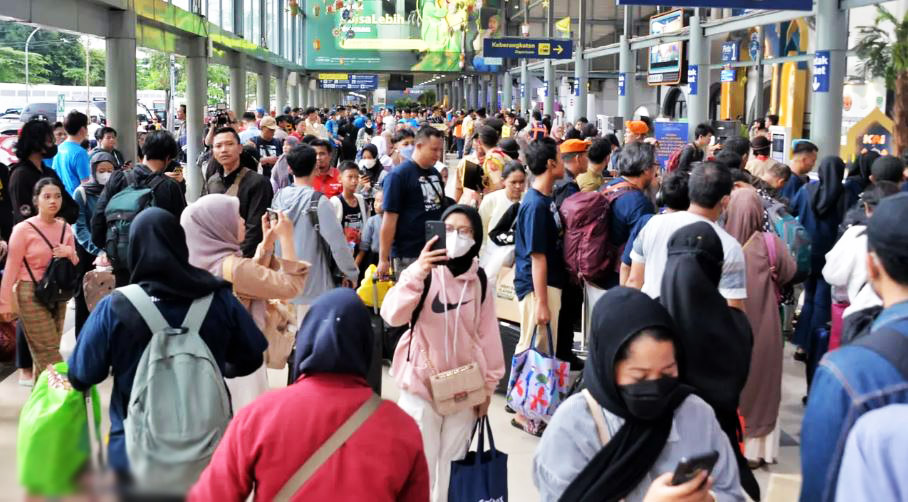 Mudik Lebaran 2024 1,1 Juta Orang Melakukan Mudik dengan Angkutan umum